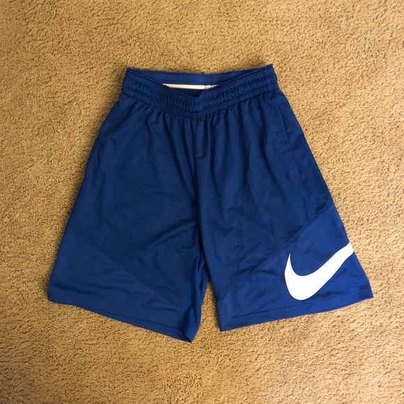 short nike standard fit